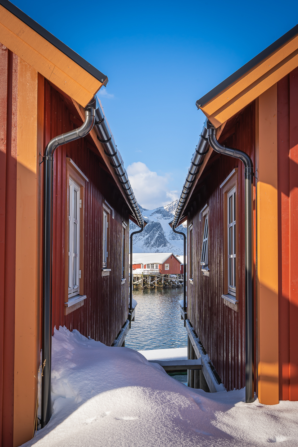 Village dans les Lofoten en Norvège par sandy berthaud