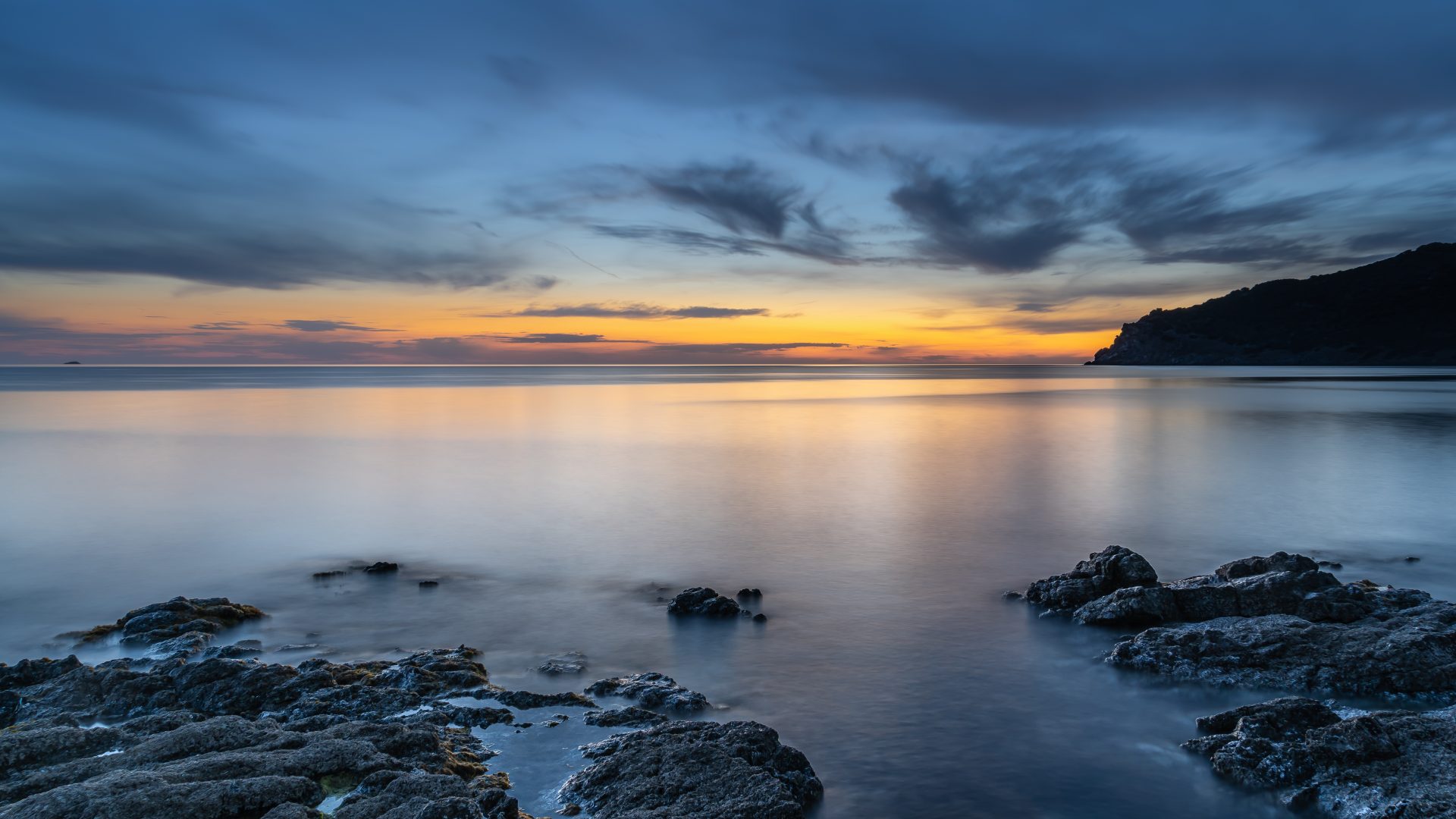 Tirage d'art sunset Coucher de soleil en Corse par Sandy Berthaud photographie