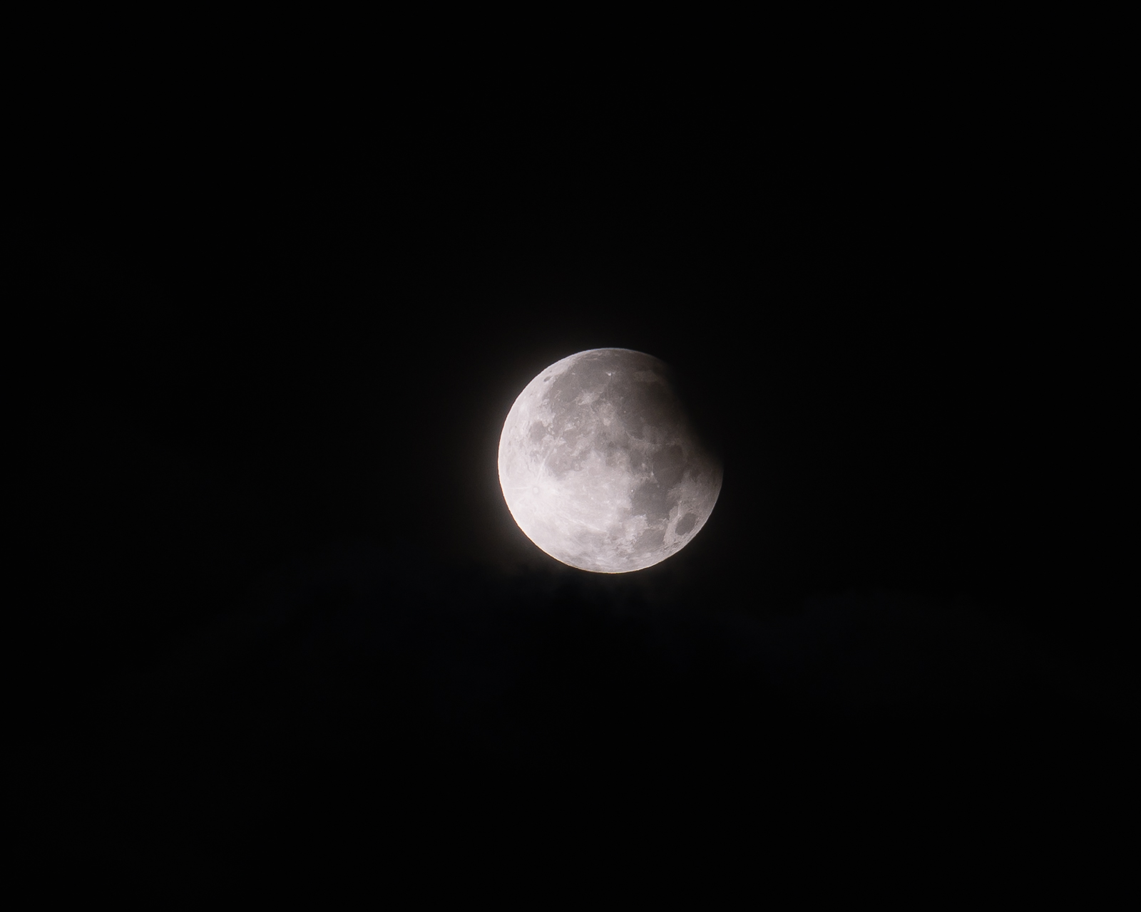 Éclipse partielle de lune du 18 septembre à Alata en Corse du sud