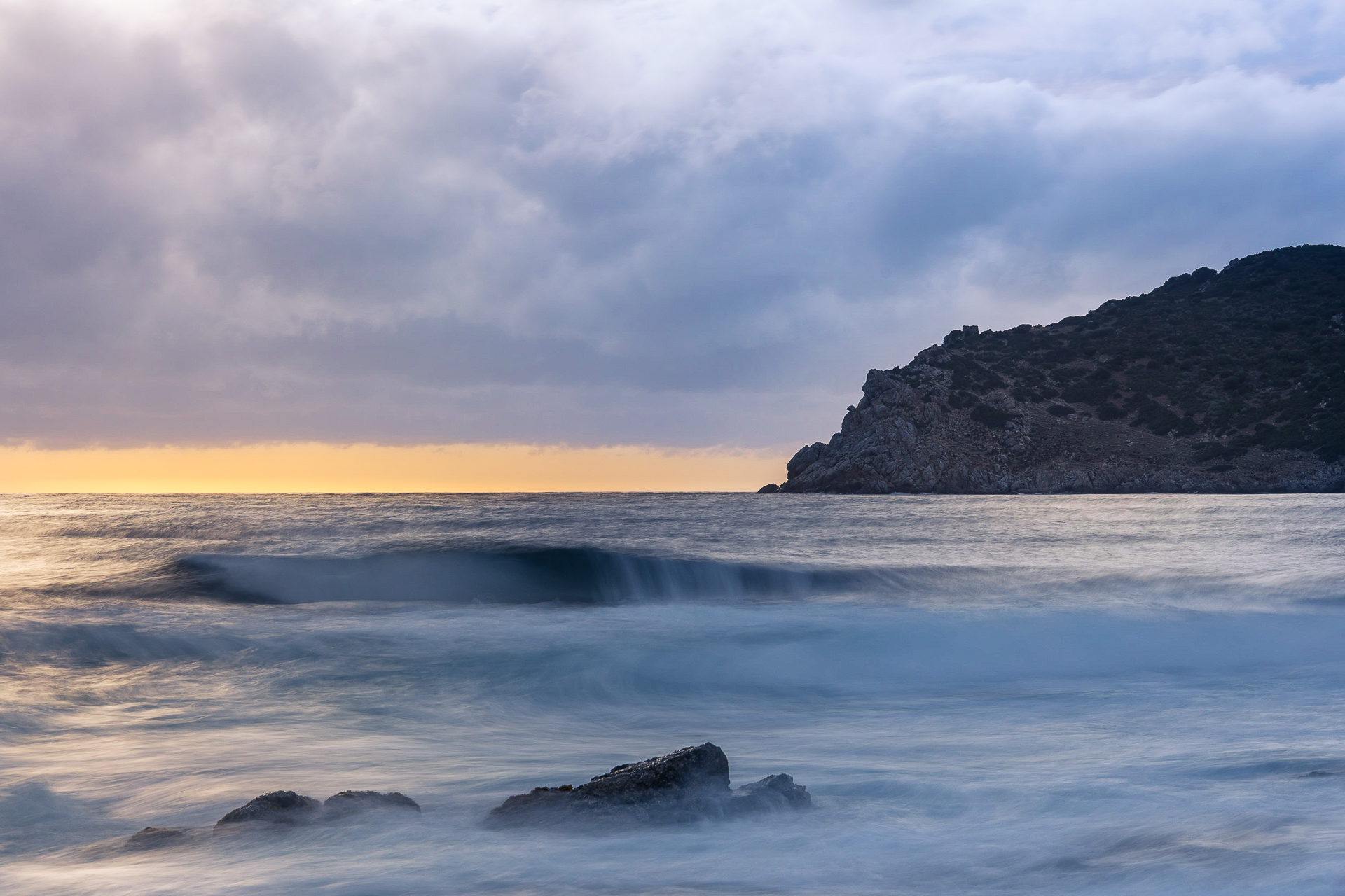 Coucher de soleil au golfe de lava en Corse du Sud
