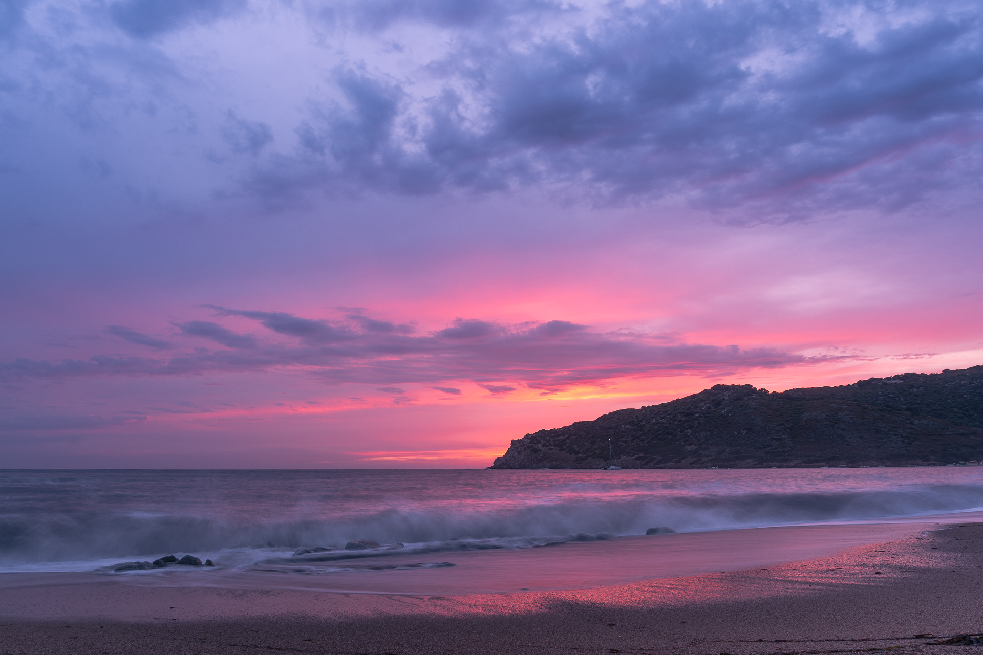 Coucher de soleil au golfe de lava en Corse du Sud